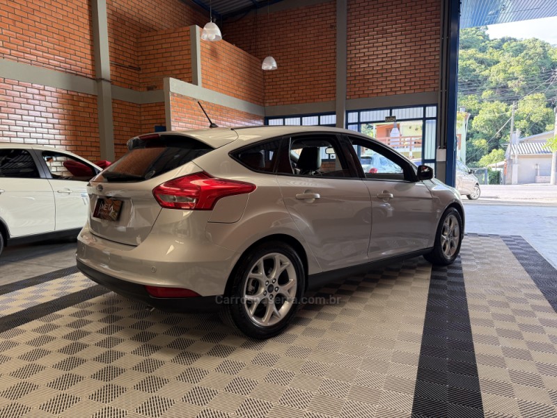 FOCUS 1.6 SE PLUS 16V FLEX 4P MANUAL - 2018 - BENTO GONçALVES