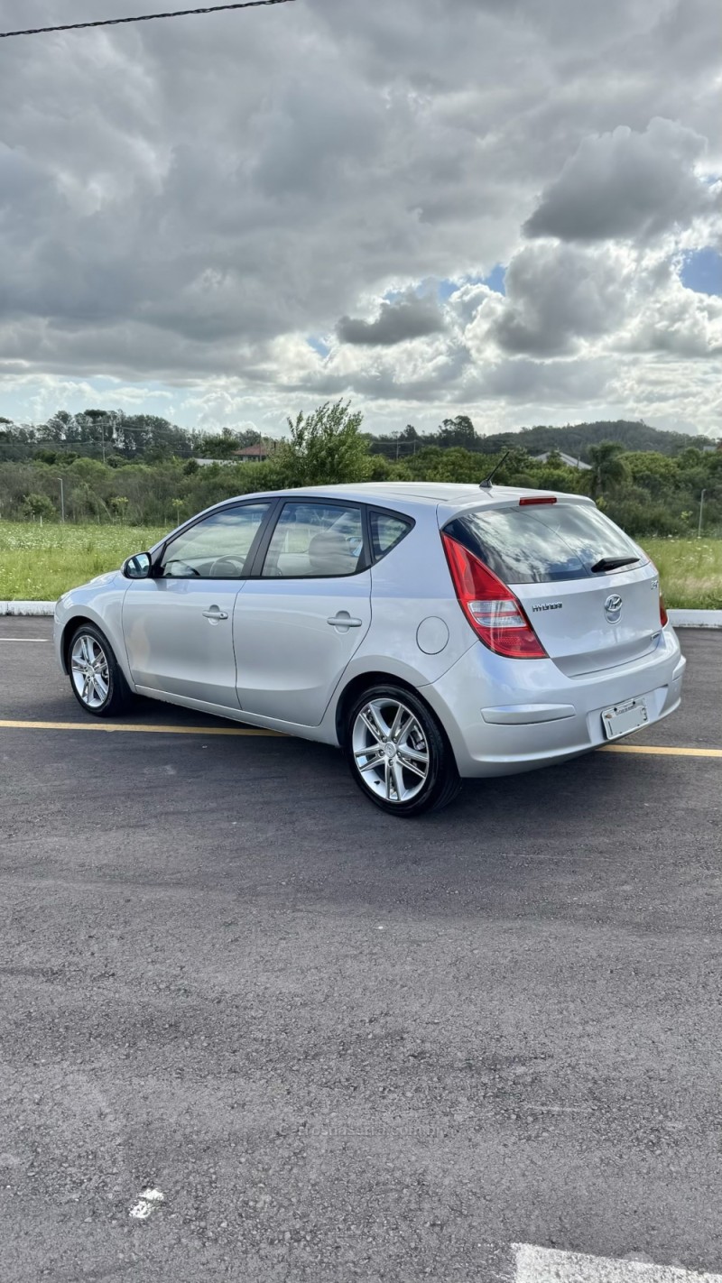 I30 2.0 MPI 16V GASOLINA 4P AUTOMÁTICO - 2011 - CARLOS BARBOSA