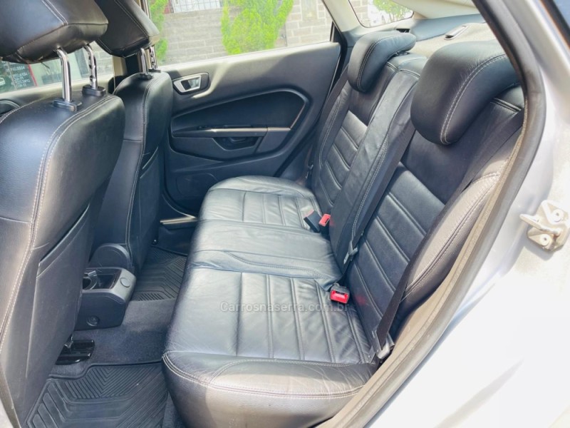 FIESTA 1.6 SE SEDAN 16V FLEX 4P MANUAL - 2015 - CAXIAS DO SUL