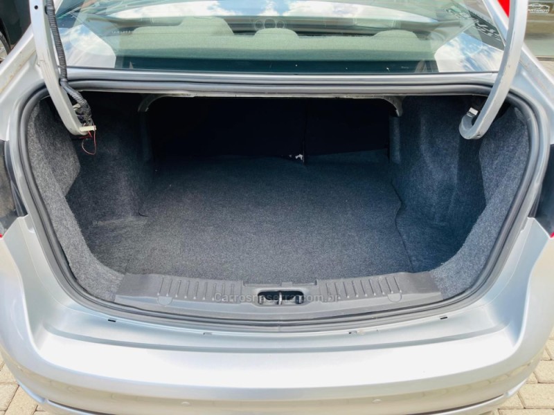 FIESTA 1.6 SE SEDAN 16V FLEX 4P MANUAL - 2015 - CAXIAS DO SUL