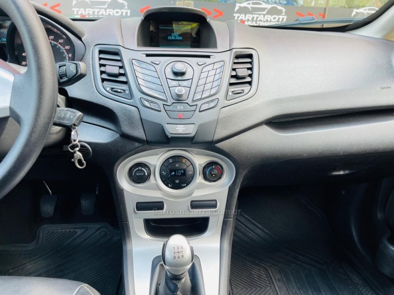 FIESTA 1.6 SE SEDAN 16V FLEX 4P MANUAL - 2015 - CAXIAS DO SUL