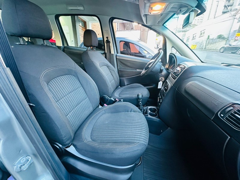 IDEA 1.6 MPI ESSENCE 16V FLEX 4P MANUAL - 2015 - CAXIAS DO SUL