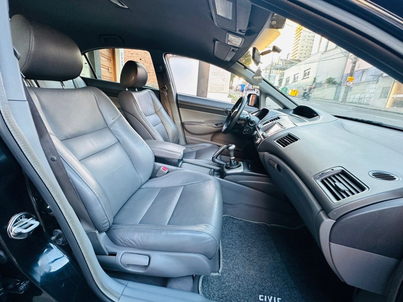 CIVIC 1.8 LXS 16V GASOLINA 4P MANUAL - 2007 - CAXIAS DO SUL