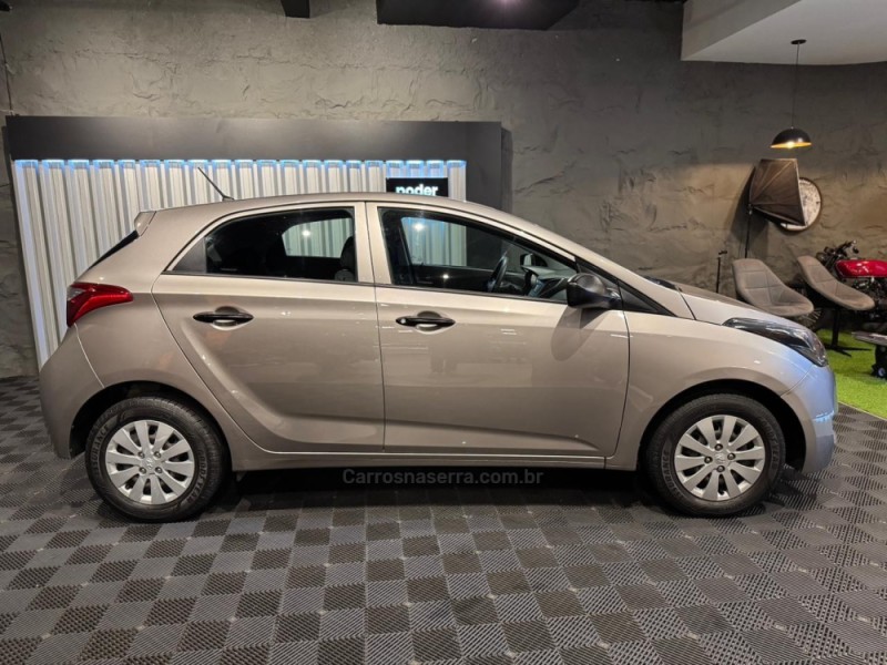 HB20 1.0 COMFORT 12V FLEX 4P MANUAL - 2017 - FARROUPILHA