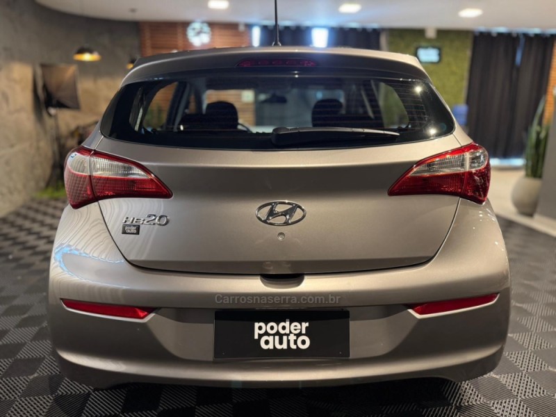 HB20 1.0 COMFORT 12V FLEX 4P MANUAL - 2017 - FARROUPILHA