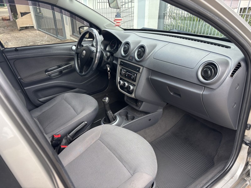 VOYAGE 1.0 MI 8V FLEX 4P MANUAL - 2011 - CAXIAS DO SUL