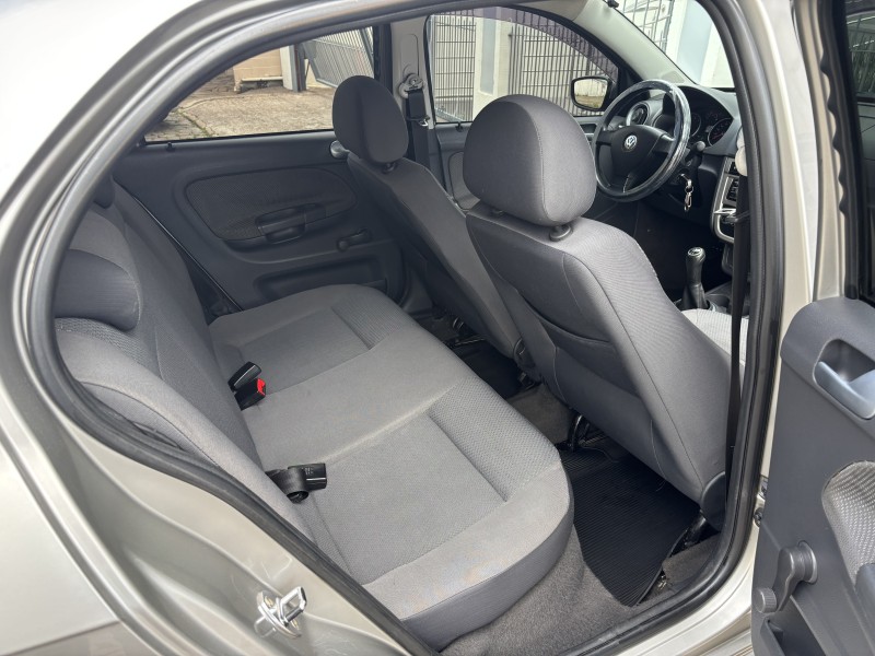 VOYAGE 1.0 MI 8V FLEX 4P MANUAL - 2011 - CAXIAS DO SUL