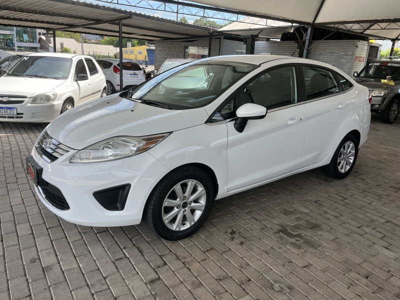 FIESTA 1.6 SE SEDAN 16V FLEX 4P MANUAL