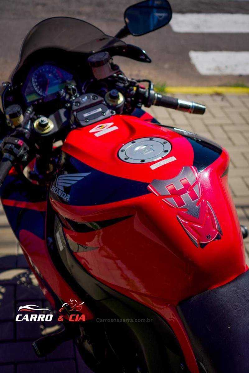 CBR 1000RR FIREBLADE - 2006 - SANTA CRUZ DO SUL