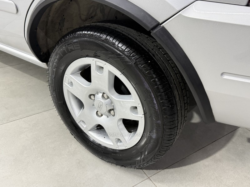 ECOSPORT 2.0 XLT 16V GASOLINA 4P MANUAL - 2004 - SAPIRANGA