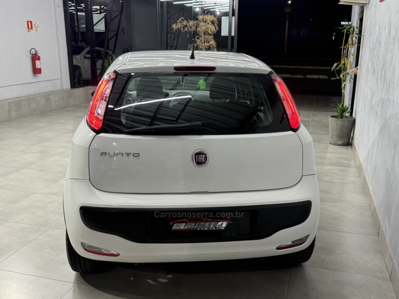 PUNTO 1.6 ESSENCE 16V FLEX 4P AUTOMATIZADO - 2013 - SAPIRANGA