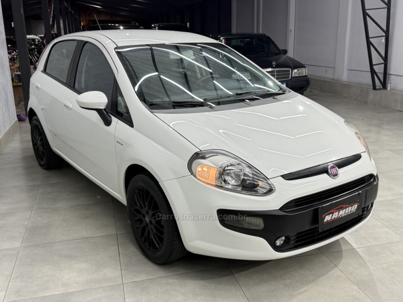 PUNTO 1.6 ESSENCE 16V FLEX 4P AUTOMATIZADO - 2013 - SAPIRANGA