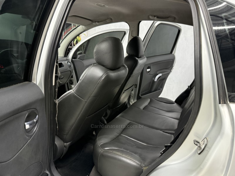 C3 1.4 I GLX 8V FLEX 4P MANUAL - 2011 - SAPIRANGA