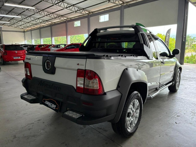 STRADA 1.8 MPI ADVENTURE LOCKER CE 8V FLEX 2P MANUAL - 2010 - BOM PRINCíPIO