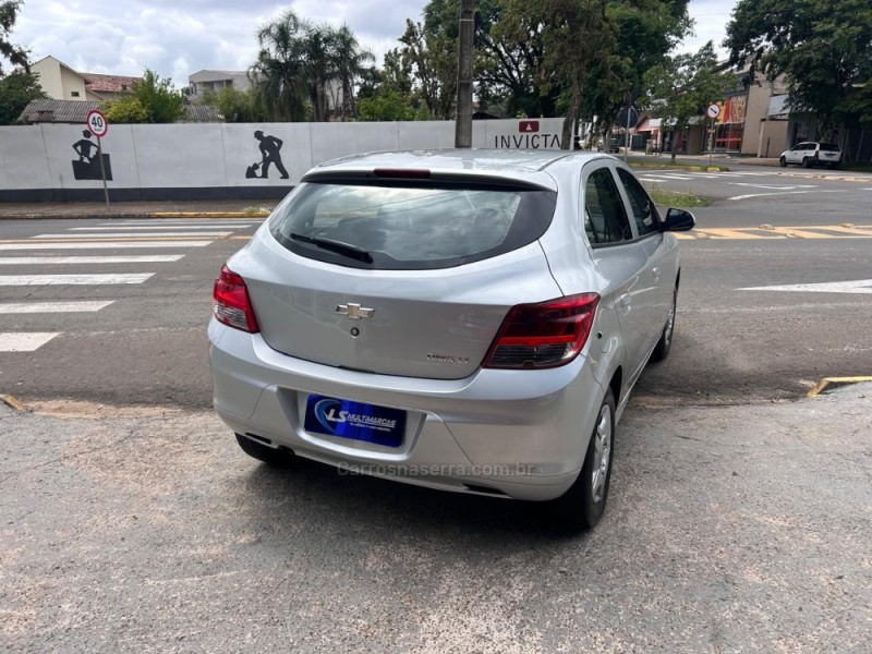 ONIX 1.0 LT 12V FLEX 4P MANUAL - 2015 - VENâNCIO AIRES