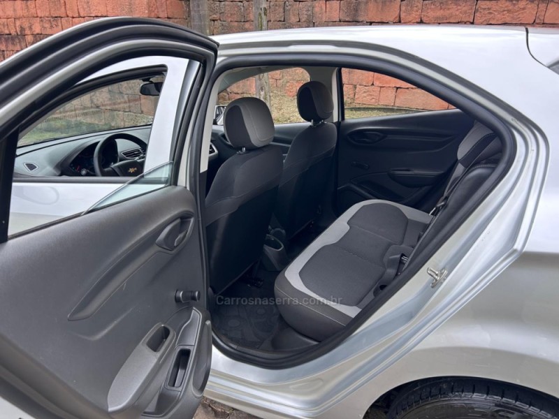 ONIX 1.0 LT 12V FLEX 4P MANUAL - 2015 - VENâNCIO AIRES