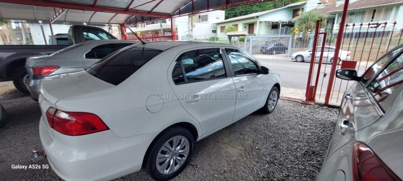 VOYAGE 1.6 MI COMFORTLINE 8V FLEX 4P MANUAL - 2022 - FARROUPILHA