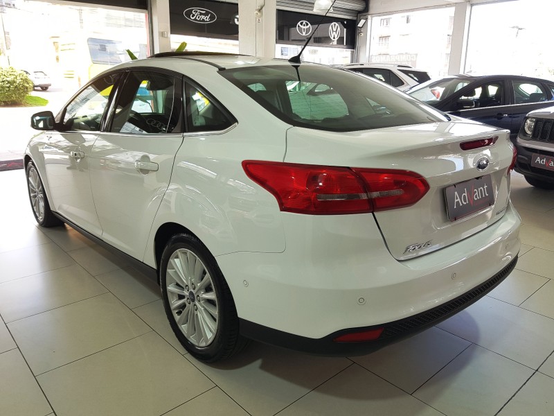 FOCUS 2.0 TITANIUM PLUS FASTBACK 16V FLEX 4P AUTOMÁTICO - 2016 - CAXIAS DO SUL
