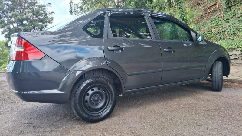 FIESTA 1.6 MPI SEDAN 8V FLEX 4P MANUAL - 2005 - CAXIAS DO SUL