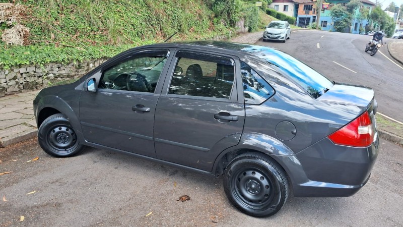 FIESTA 1.6 MPI SEDAN 8V FLEX 4P MANUAL - 2005 - CAXIAS DO SUL