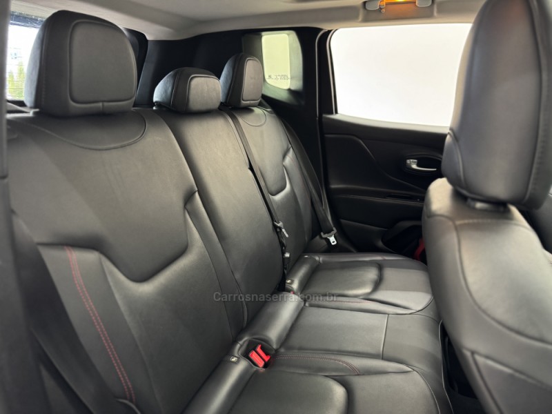 RENEGADE 2.0 16V TURBO DIESEL TRAILHAWK 4P 4X4 AUTOMÁTICO - 2016 - CARLOS BARBOSA