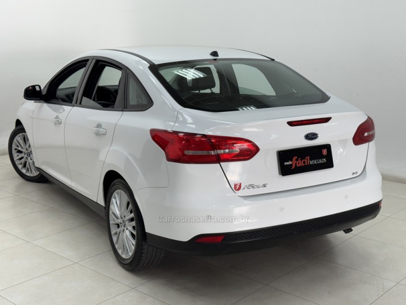 FOCUS 2.0 SE FASTBACK 16V FLEX 4P AUTOMÁTICO - 2016 - SANTA CRUZ DO SUL