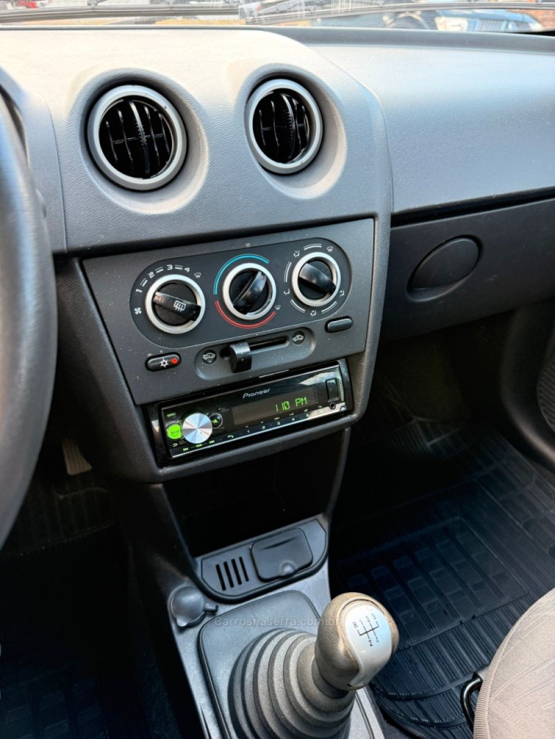 PRISMA 1.4 MPFI MAXX 8V FLEX 4P MANUAL - 2011 - CANELA