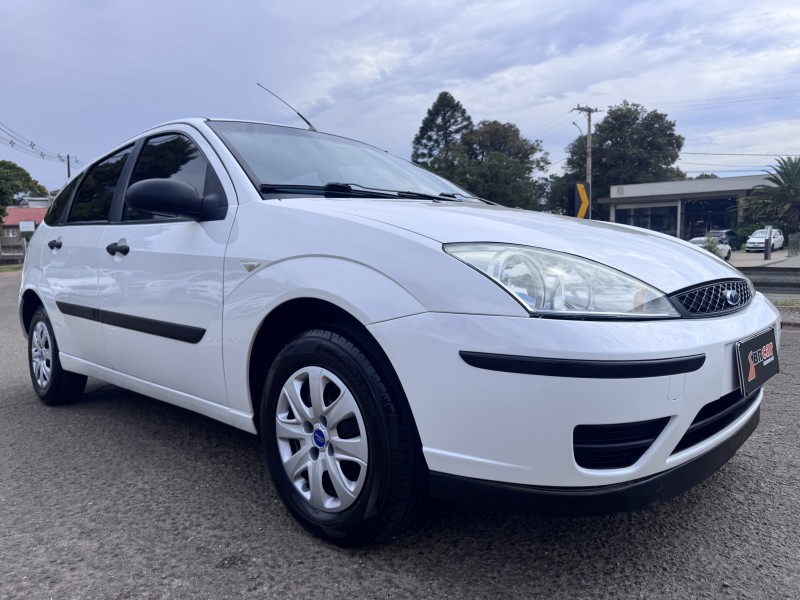 FOCUS 1.6 8V FLEX 4P MANUAL - 2009 - DOIS IRMãOS