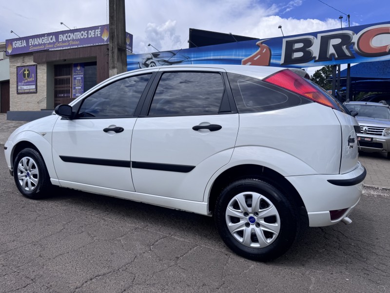 FOCUS 1.6 8V FLEX 4P MANUAL - 2009 - DOIS IRMãOS