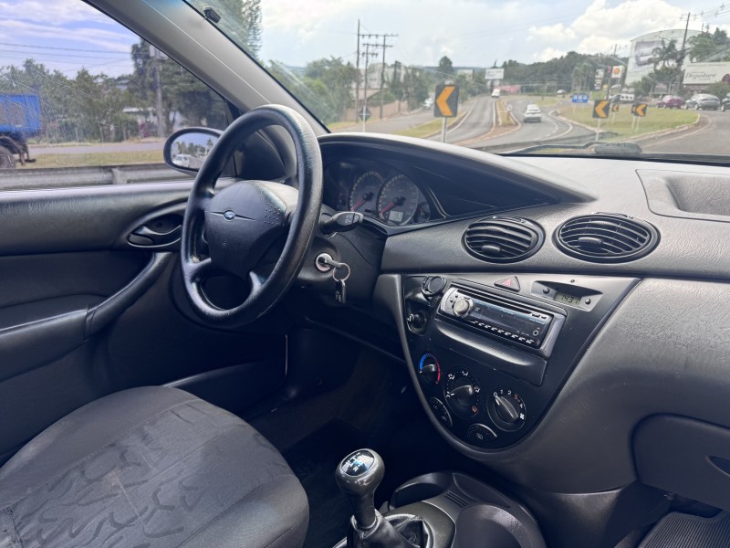 FOCUS 1.6 8V FLEX 4P MANUAL - 2009 - DOIS IRMãOS