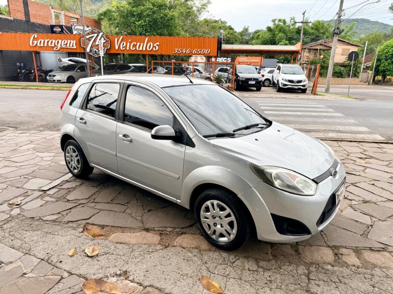 FIESTA 1.6 ROCAM SE 8V FLEX 4P MANUAL - 2014 - TRêS COROAS