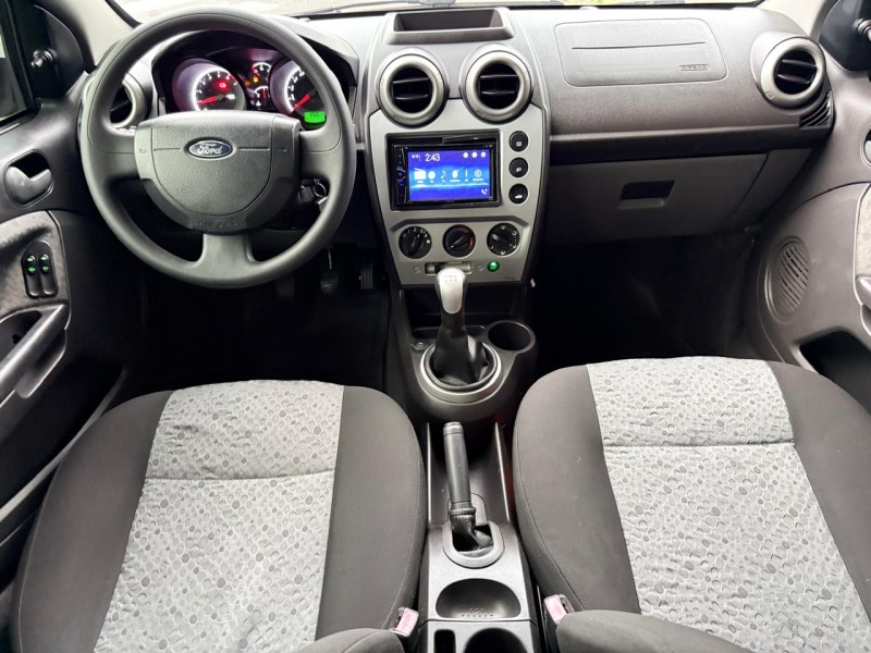FIESTA 1.6 ROCAM SE 8V FLEX 4P MANUAL - 2014 - TRêS COROAS