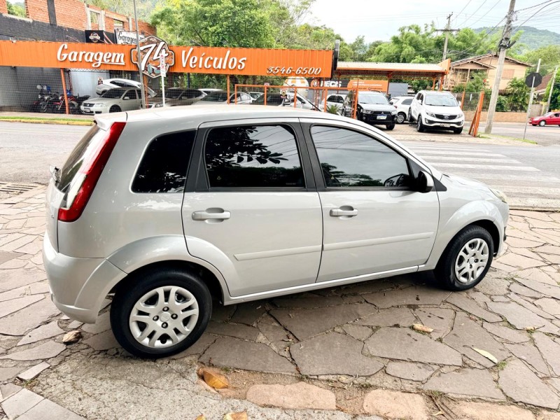 FIESTA 1.6 ROCAM SE 8V FLEX 4P MANUAL - 2014 - TRêS COROAS