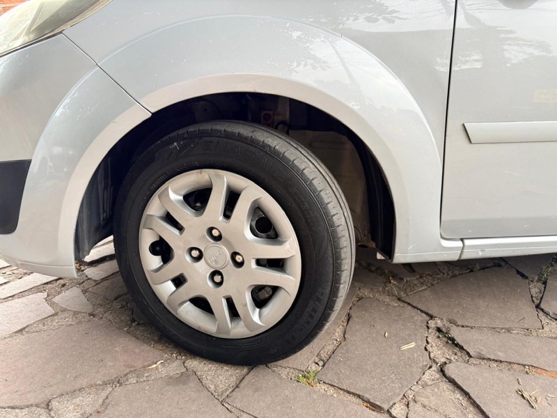 FIESTA 1.6 ROCAM SE 8V FLEX 4P MANUAL - 2014 - TRêS COROAS