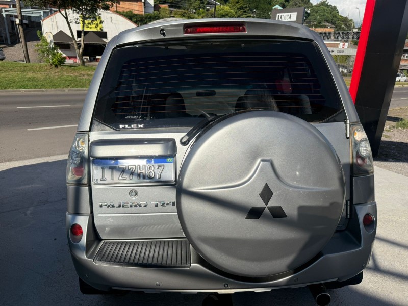 PAJERO TR4 2.0 4X4 16V 140CV FLEX 4P AUTOMÁTICO - 2013 - CAXIAS DO SUL