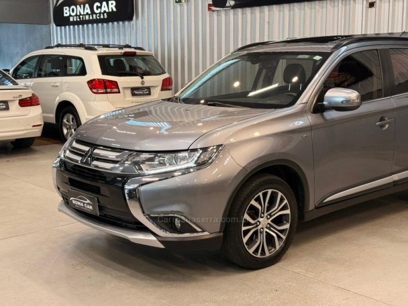 OUTLANDER 3.0 GT 4X4 V6 24V GASOLINA 4P AUTOMÁTICO - 2016 - CAXIAS DO SUL