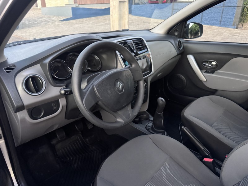 LOGAN 1.6 EXPRESSION 8V FLEX 4P MANUAL - 2014 - DOIS IRMãOS