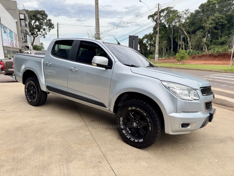 S10 2.4 LT 4X2 CD 8V FLEX 4P MANUAL - 2013 - LAJEADO