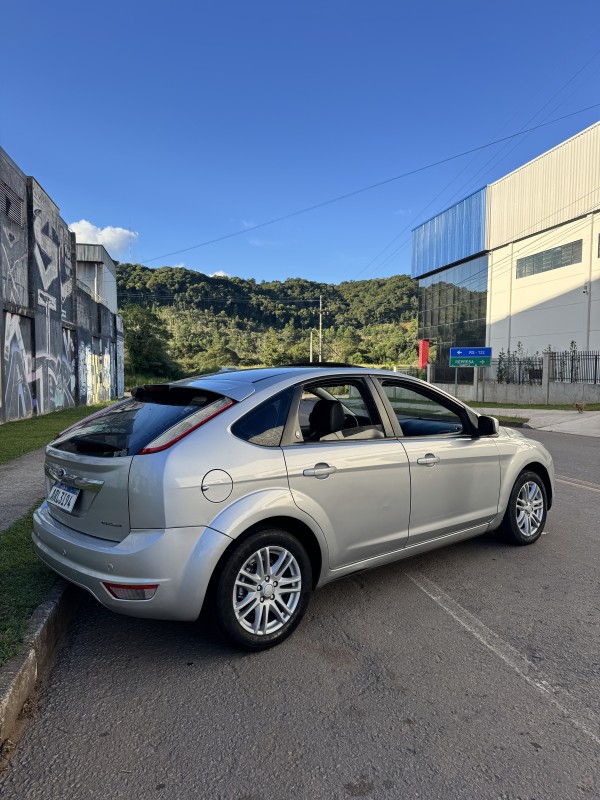 FOCUS 2.0 GHIA 16V FLEX 4P AUTOMÁTICO - 2009 - CAXIAS DO SUL