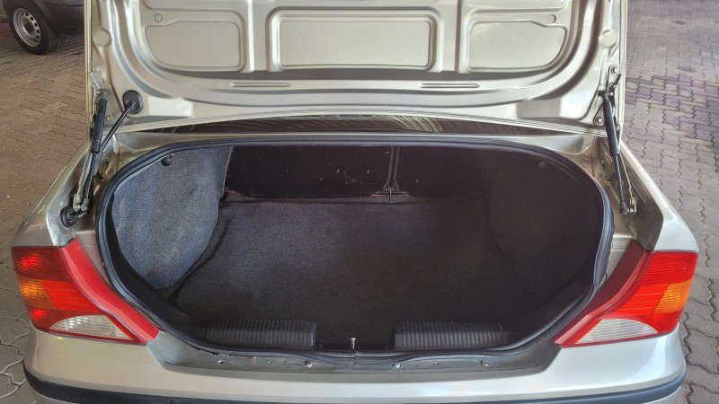 FOCUS 1.6 8V GASOLINA 4P MANUAL - 2005 - GARIBALDI