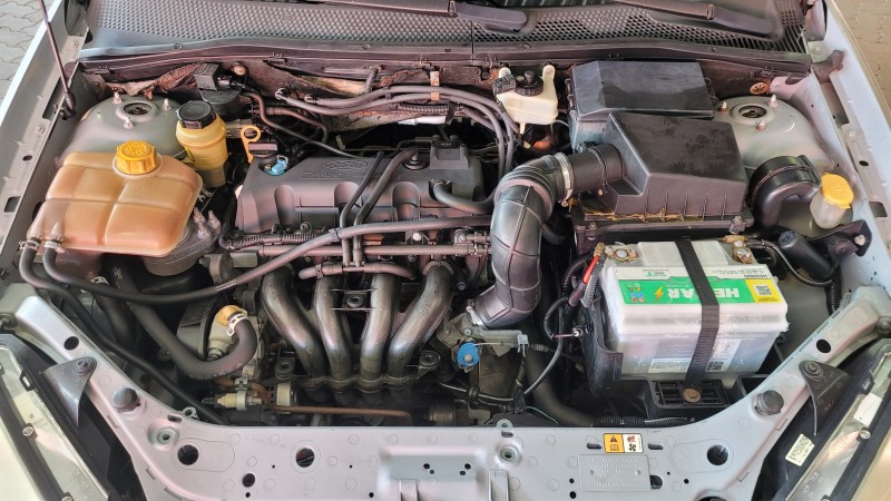 FOCUS 1.6 8V GASOLINA 4P MANUAL - 2005 - GARIBALDI