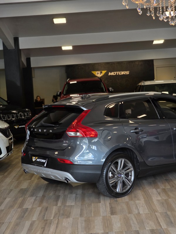 V40 2.0 T5 CROSS COUNTRY AWD TURBO GASOLINA 4P AUTOMÁTICO - 2014 - CAXIAS DO SUL