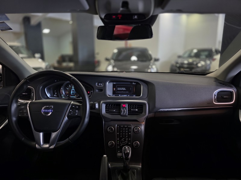 V40 2.0 T5 CROSS COUNTRY AWD TURBO GASOLINA 4P AUTOMÁTICO - 2014 - CAXIAS DO SUL