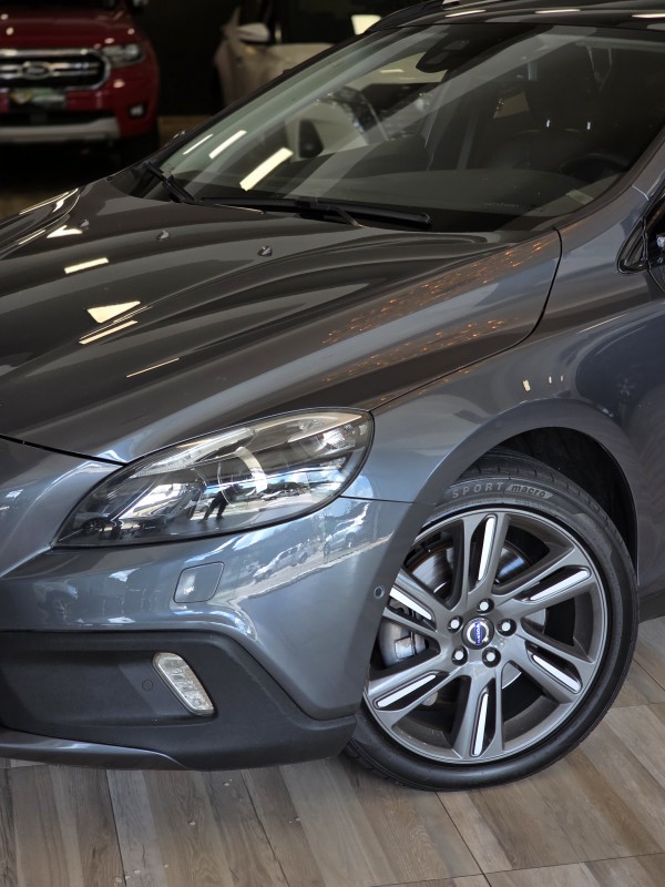 V40 2.0 T5 CROSS COUNTRY AWD TURBO GASOLINA 4P AUTOMÁTICO - 2014 - CAXIAS DO SUL