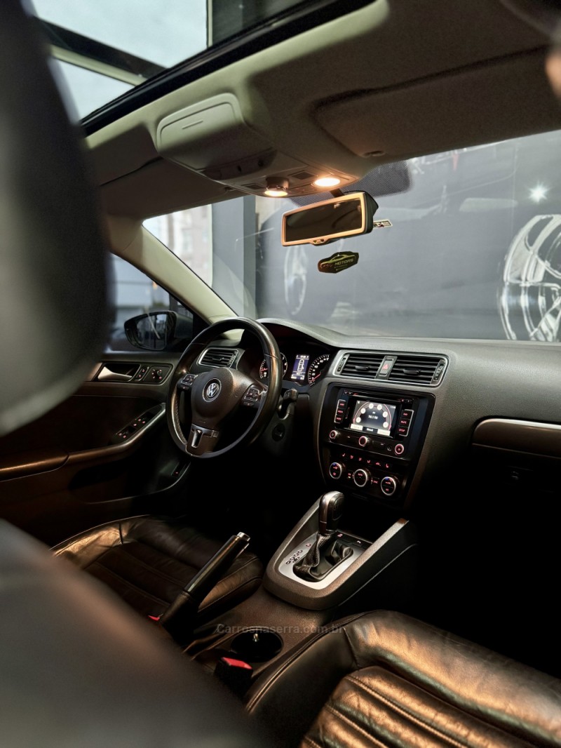JETTA 2.0 TSI HIGHLINE 211CV GASOLINA 4P TIPTRONIC - 2014 - CAXIAS DO SUL