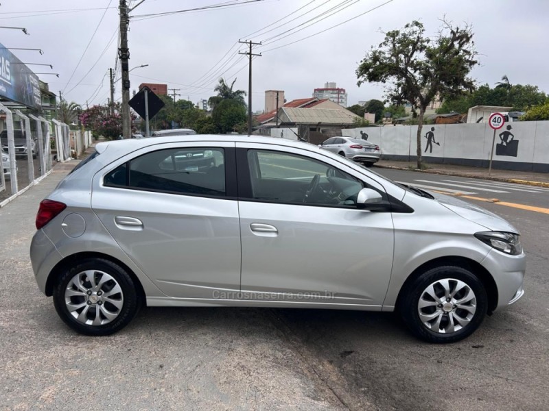 ONIX 1.4 MPFI LT 8V FLEX 4P MANUAL - 2018 - VENâNCIO AIRES