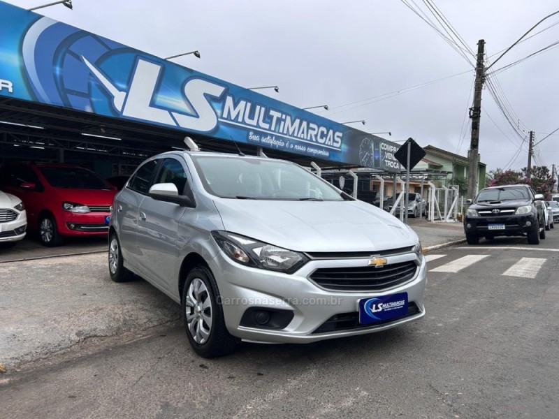 ONIX 1.4 MPFI LT 8V FLEX 4P MANUAL - 2018 - VENâNCIO AIRES