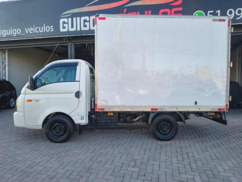 HR 2.5 LONGO BAÚ 4X2 16V 130CV TURBO INTERCOOLER DIESEL 2P MANUAL - 2014 - NOVO HAMBURGO