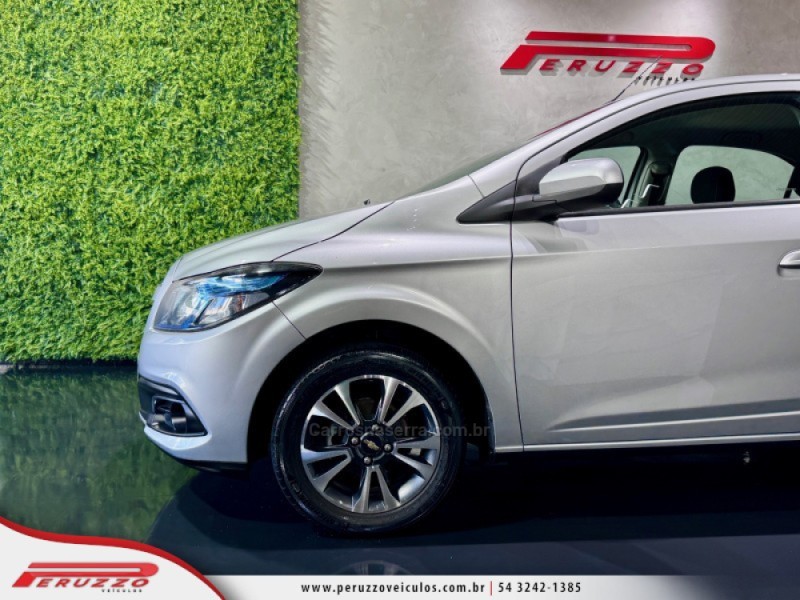 ONIX 1.4 MPFI LTZ 8V FLEX 4P MANUAL - 2015 - NOVA PRATA