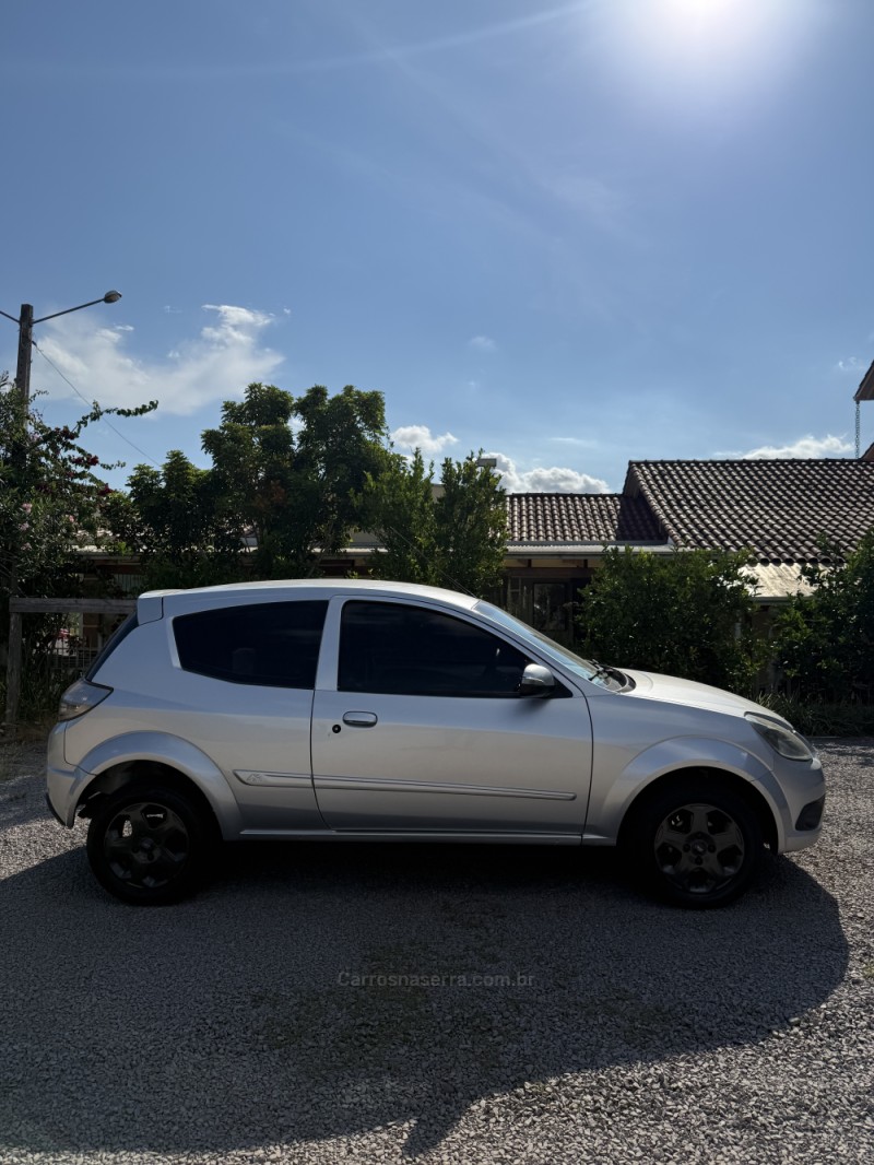 KA 1.0 SE PLUS 12V FLEX 4P MANUAL - 2012 - NOVA ARAçá